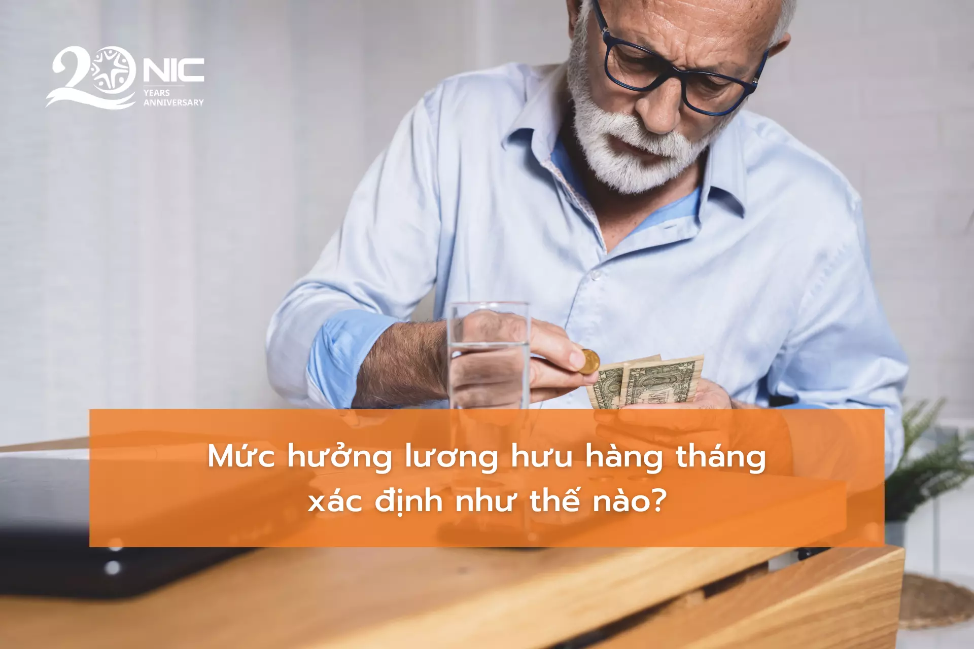 Mức hưởng lương hưu hàng tháng xác định như thế nào